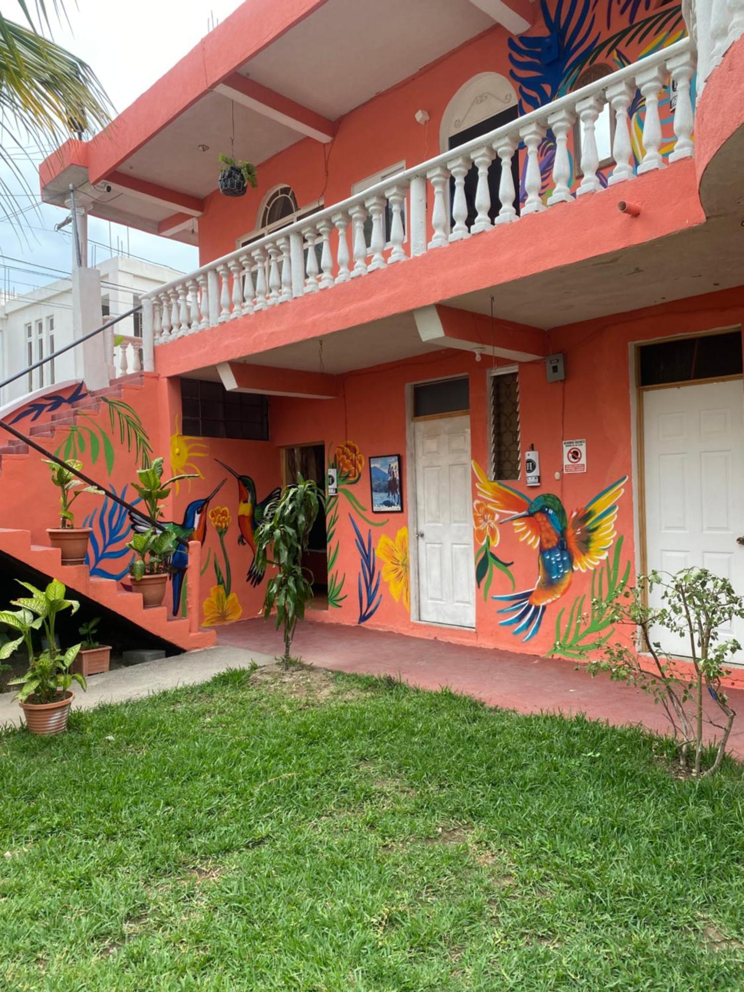 Hotel Posada Gutierrez Panajachel Exterior photo